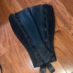 Ariat Breeze Chaps - black leather half chaps - Size: XS